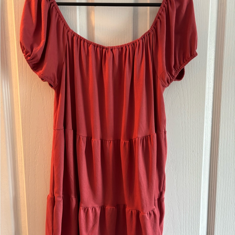 Elegant Red Women's Blouse - Picture 5 of 6